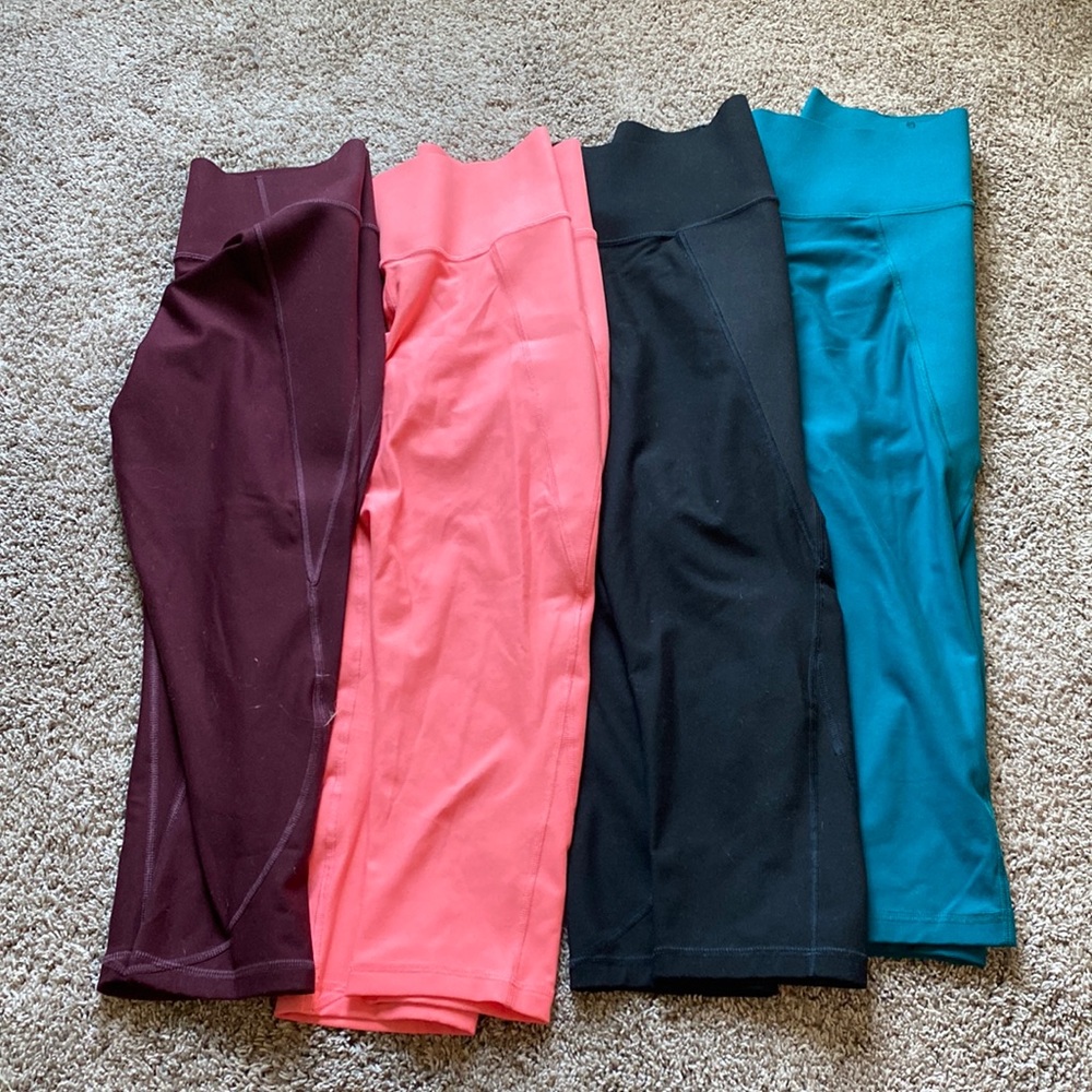 Old Navy Elevate Built in Sculpt Crop Leggings